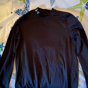 Under Armour Fitted Coldgear Boys L Black shirt, Rarely or Never Worn